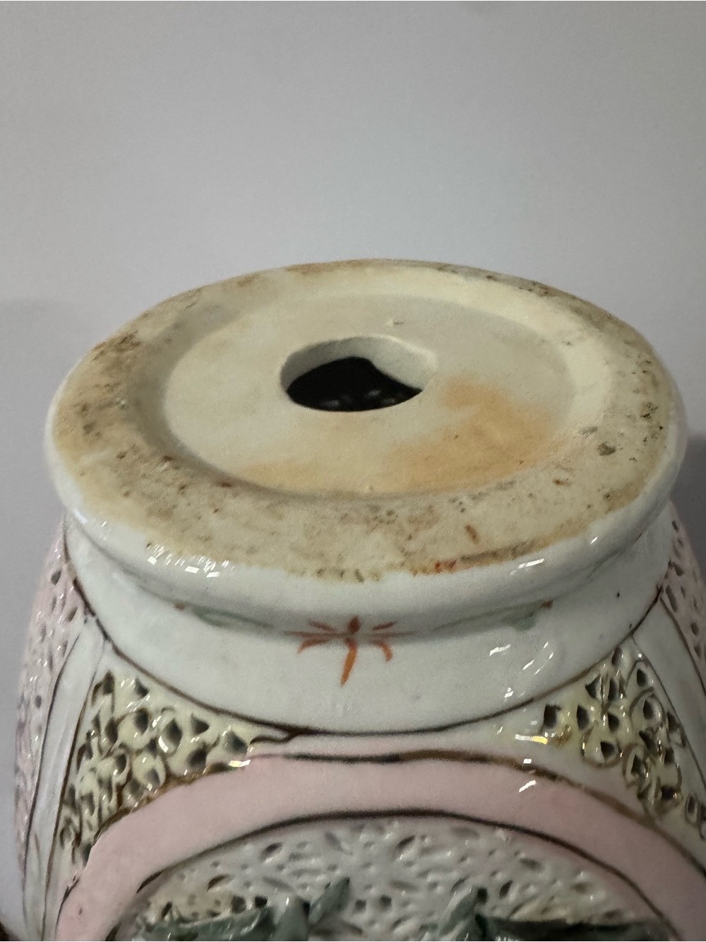 Beautiful vintage Chinese reticulated vase with birds, butterflies and flowers - Picture 4 of 16